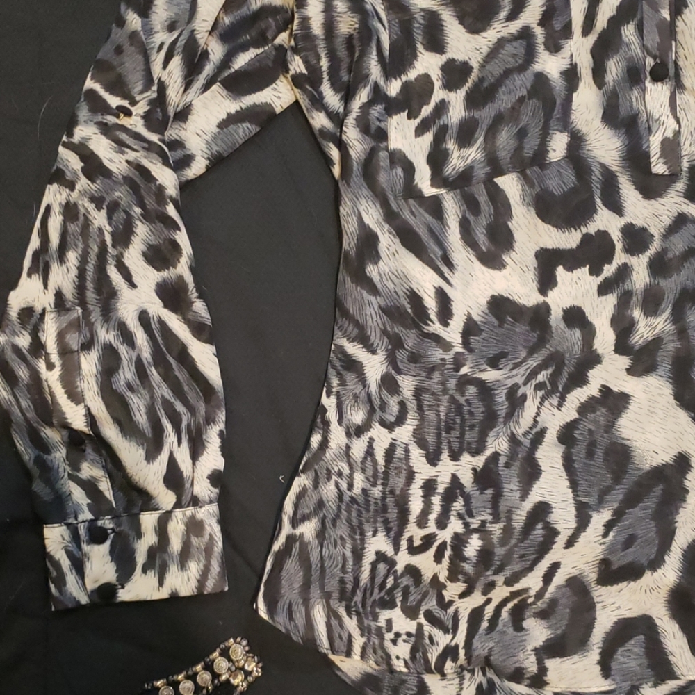 NWT Pattern Blouse - Picture 3 of 4